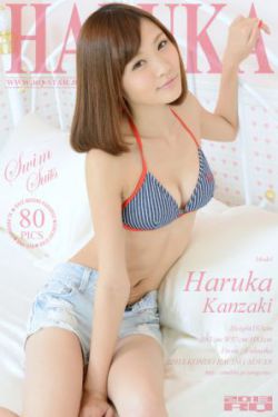 年轻漂亮的女邻居观看
